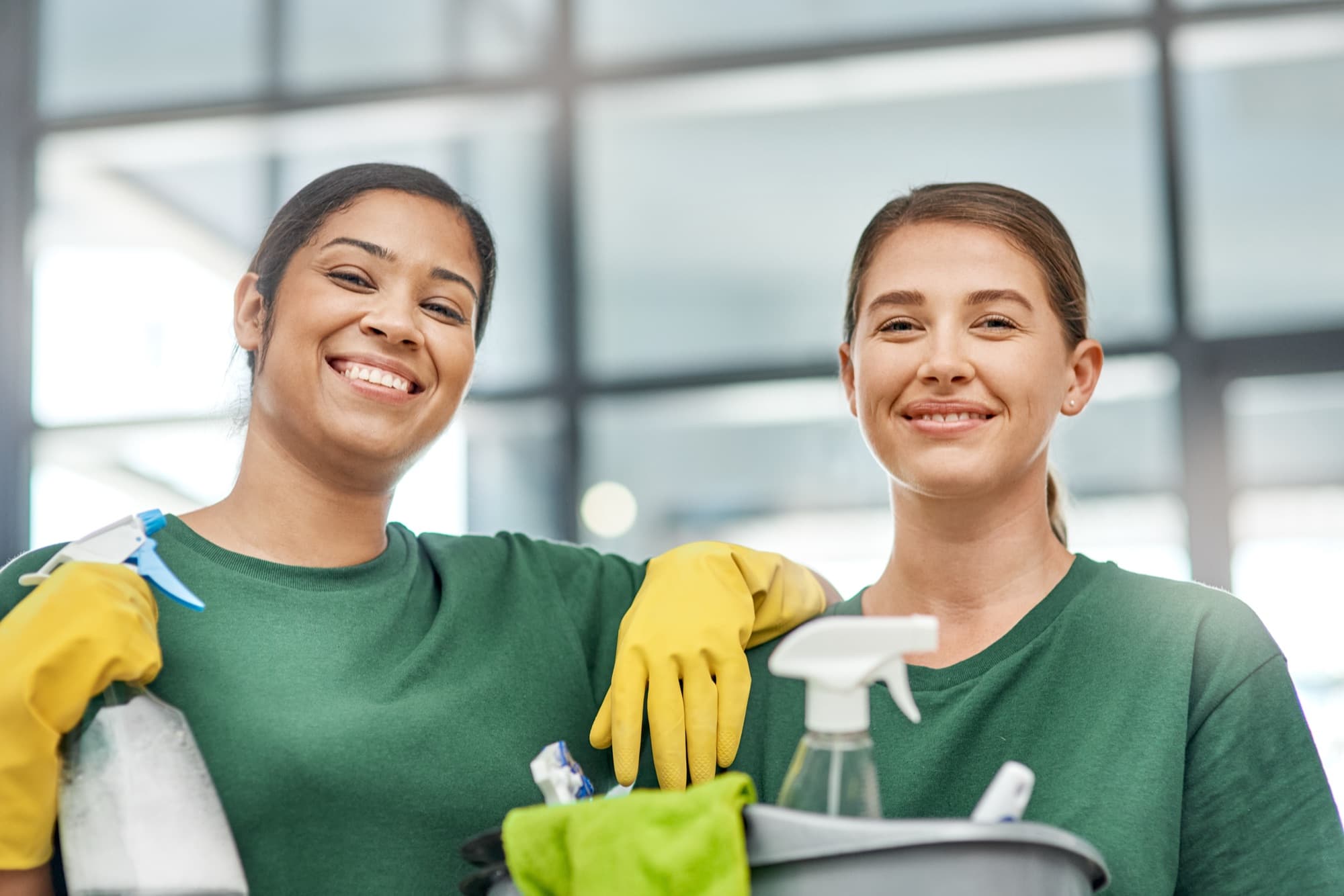 Limpiadoras profesionales de Limpiezas Mataró