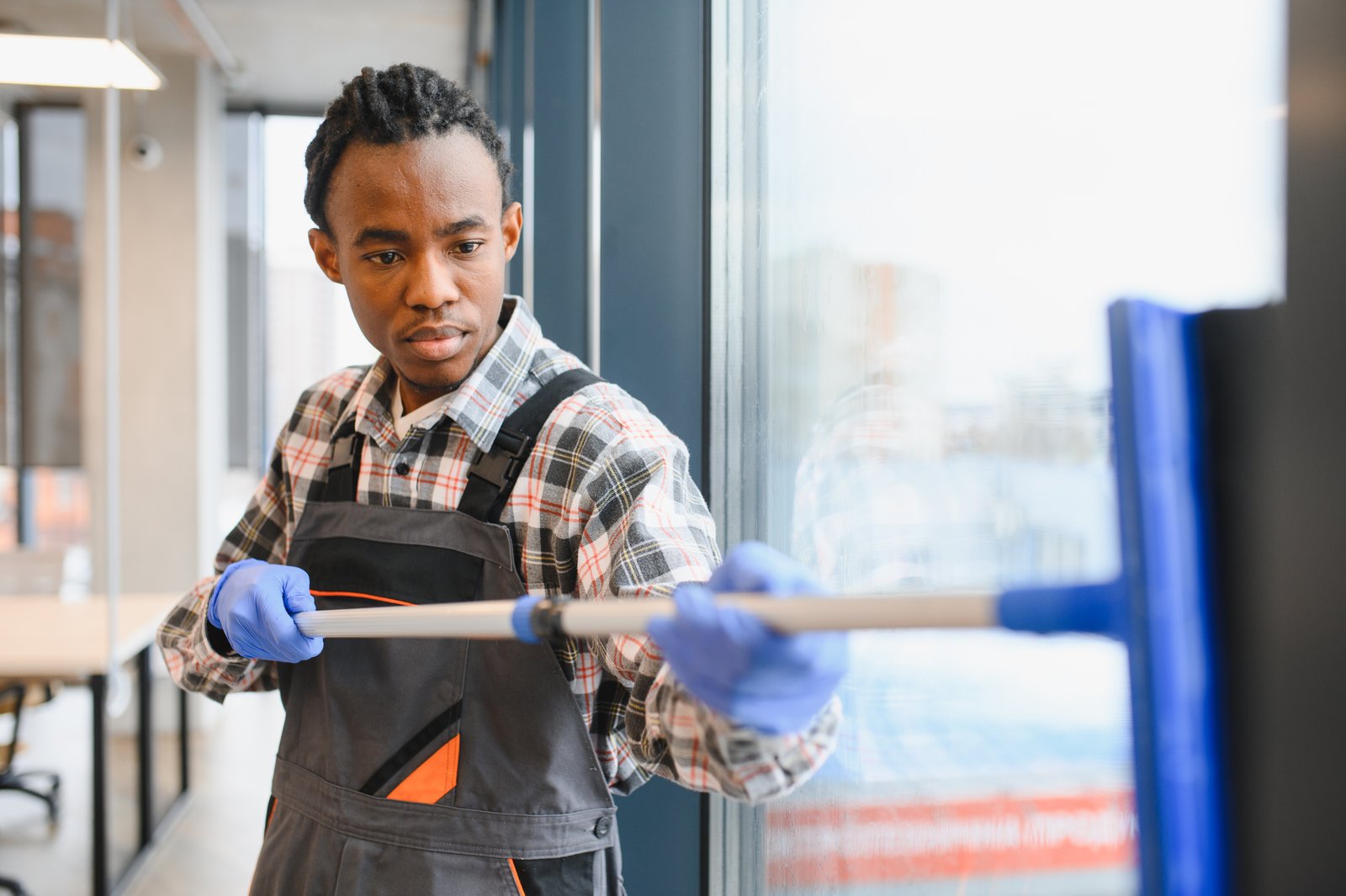 Maquinaria profesional para limpieza de obra en Castellví de la Marca